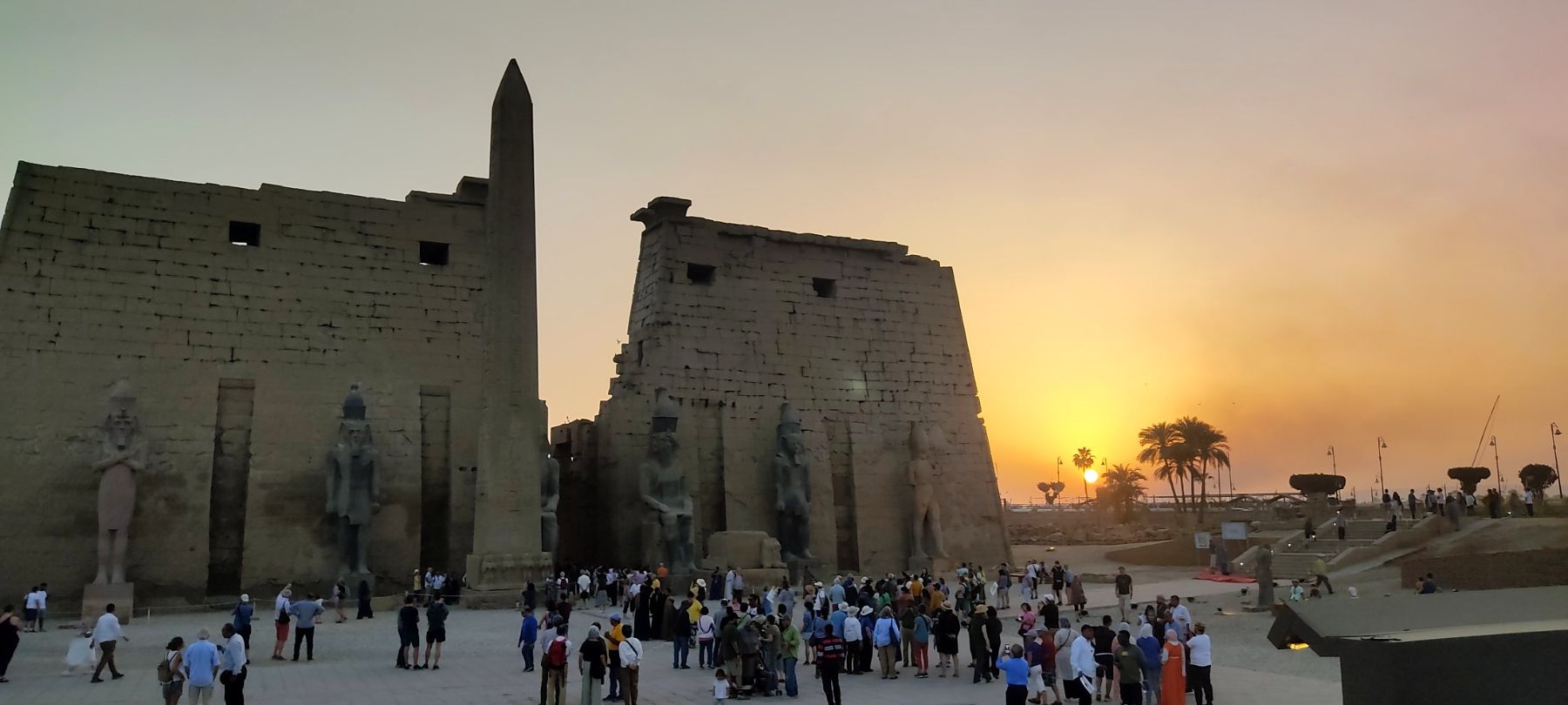 Templo de Luxor ao pôr do sol